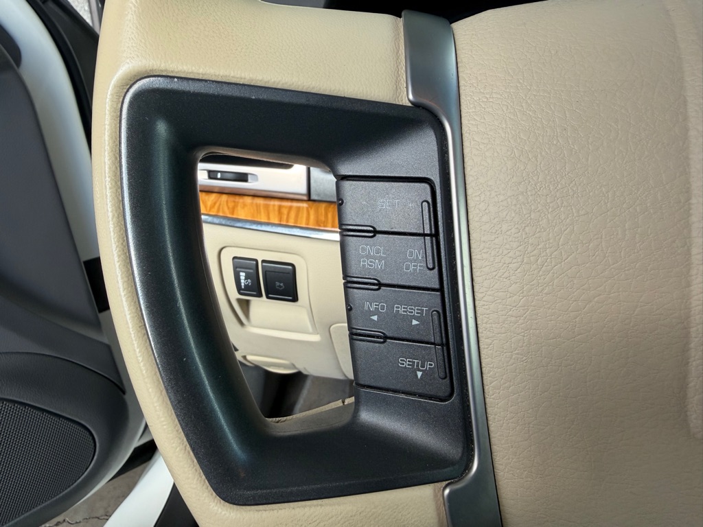 Photo 9 of this LINCOLN MKZ