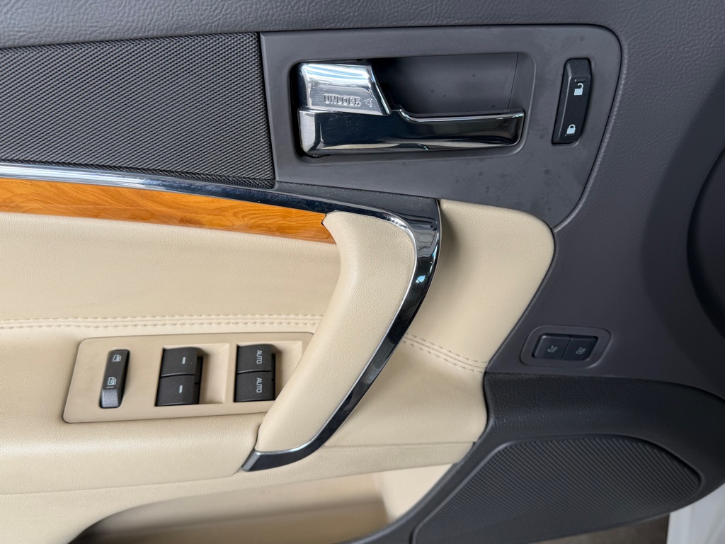 Photo 20 of this LINCOLN MKZ