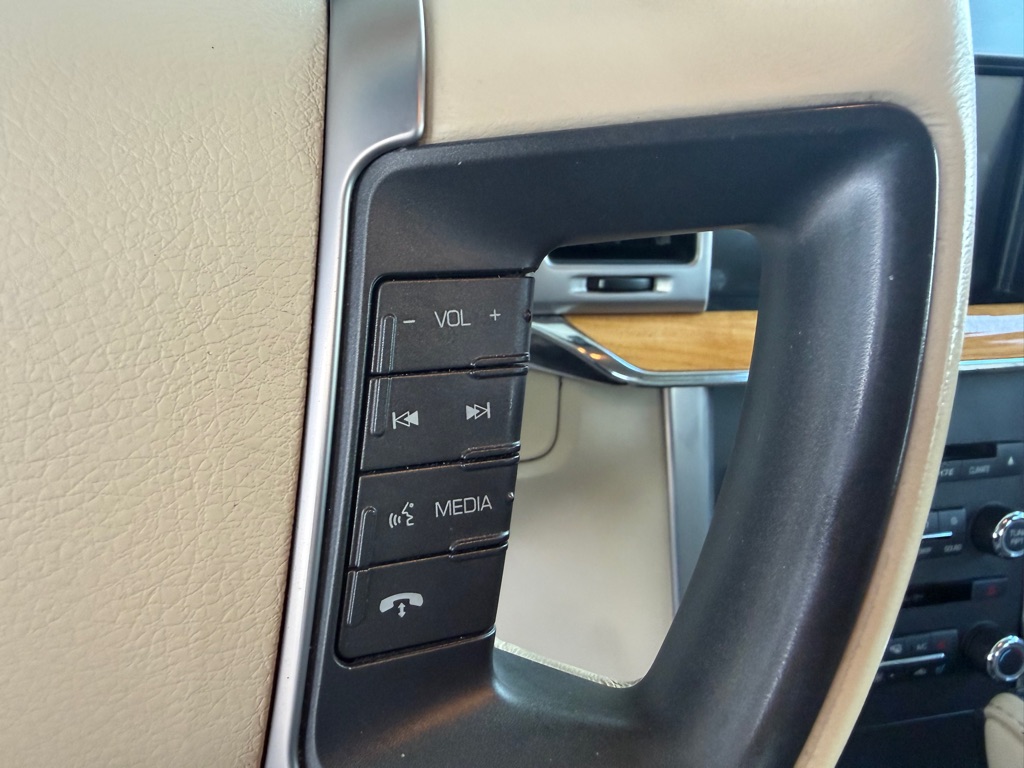 Photo 10 of this LINCOLN MKZ