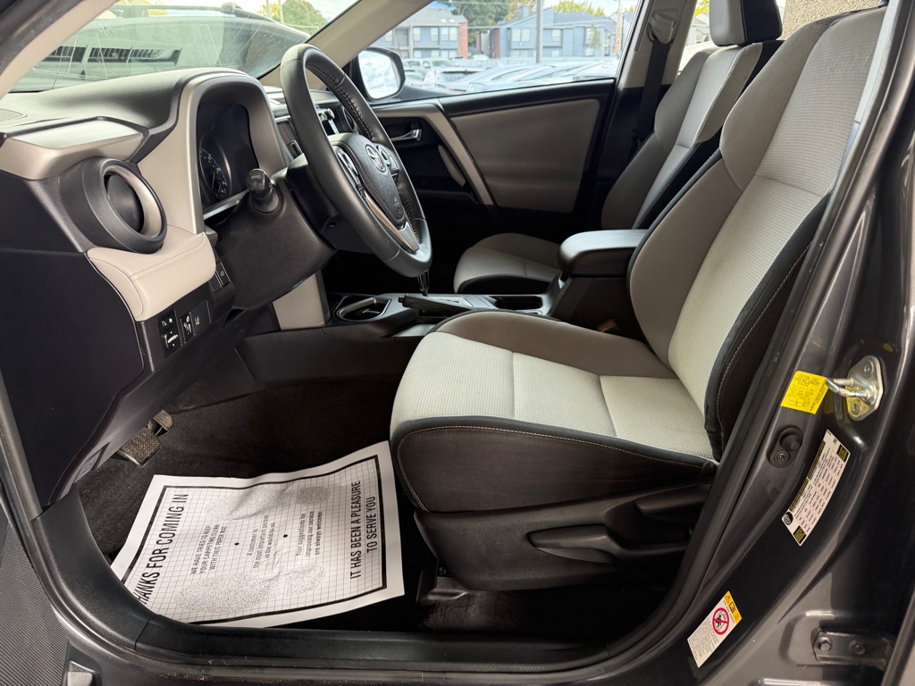 Photo 5 of this TOYOTA RAV4