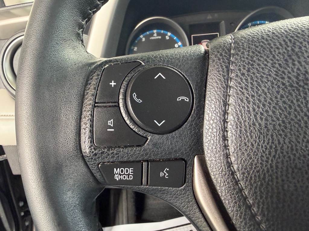 Photo 9 of this TOYOTA RAV4