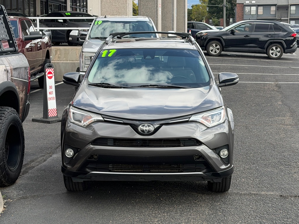 Photo 38 of this TOYOTA RAV4
