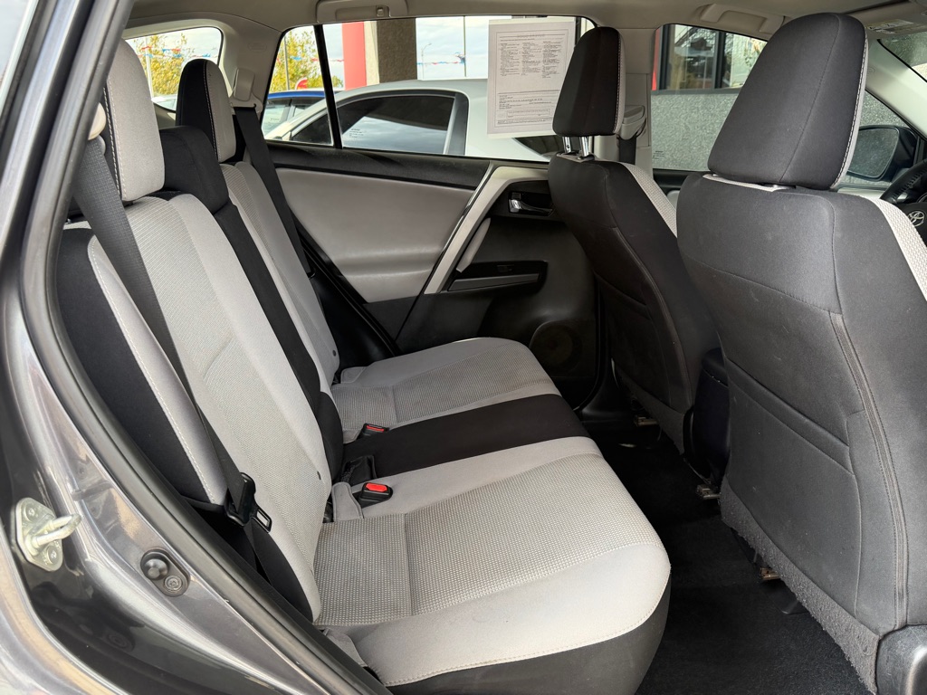 Photo 30 of this TOYOTA RAV4