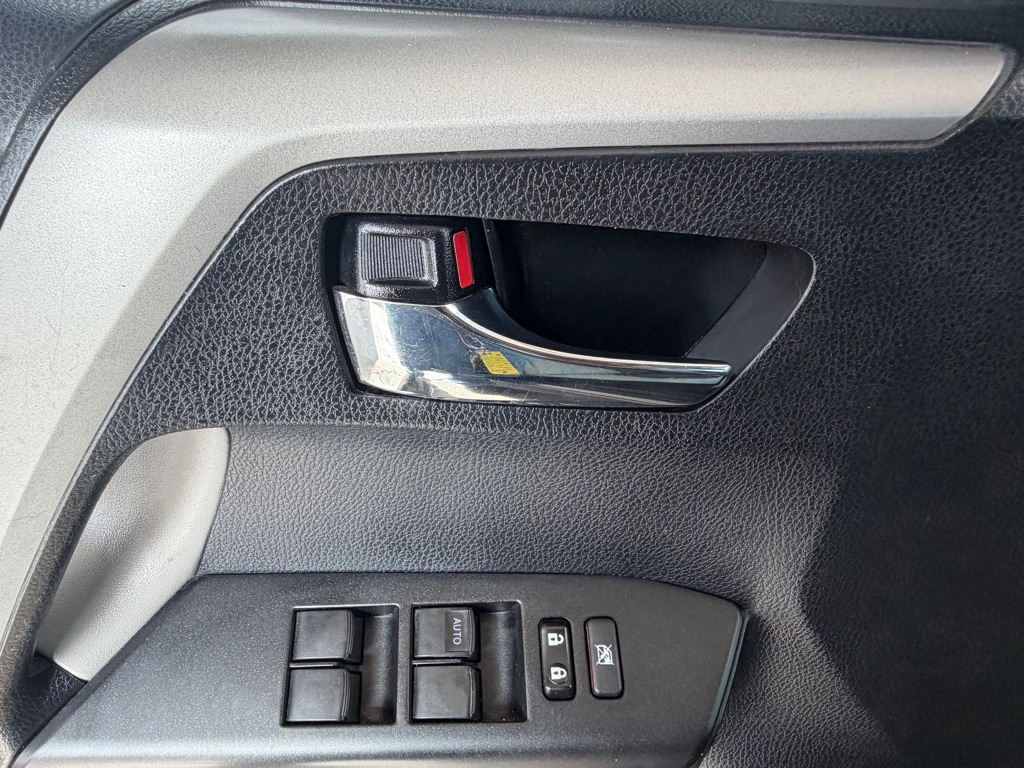 Photo 20 of this TOYOTA RAV4