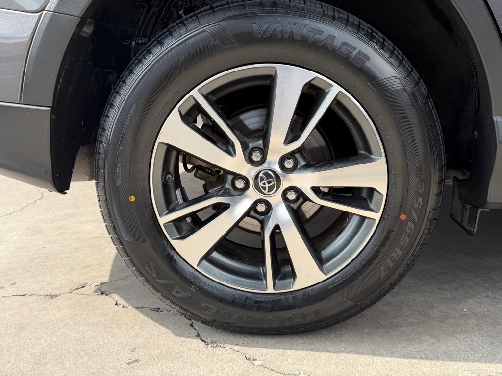 Photo 57 of this TOYOTA RAV4