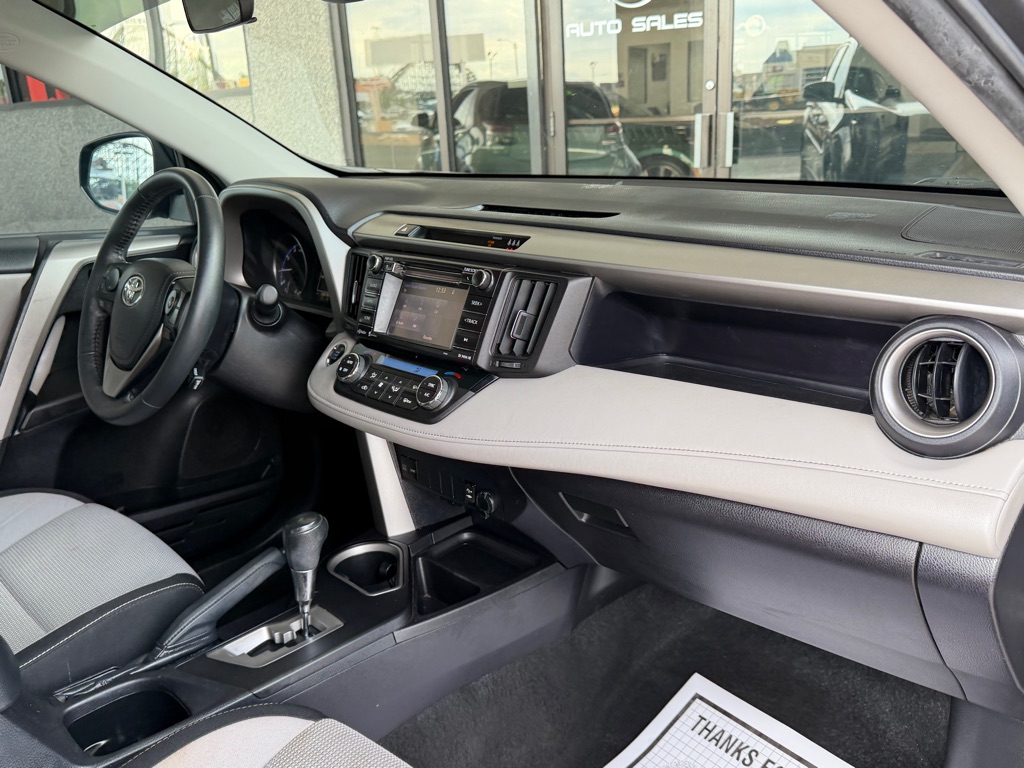 Photo 36 of this TOYOTA RAV4