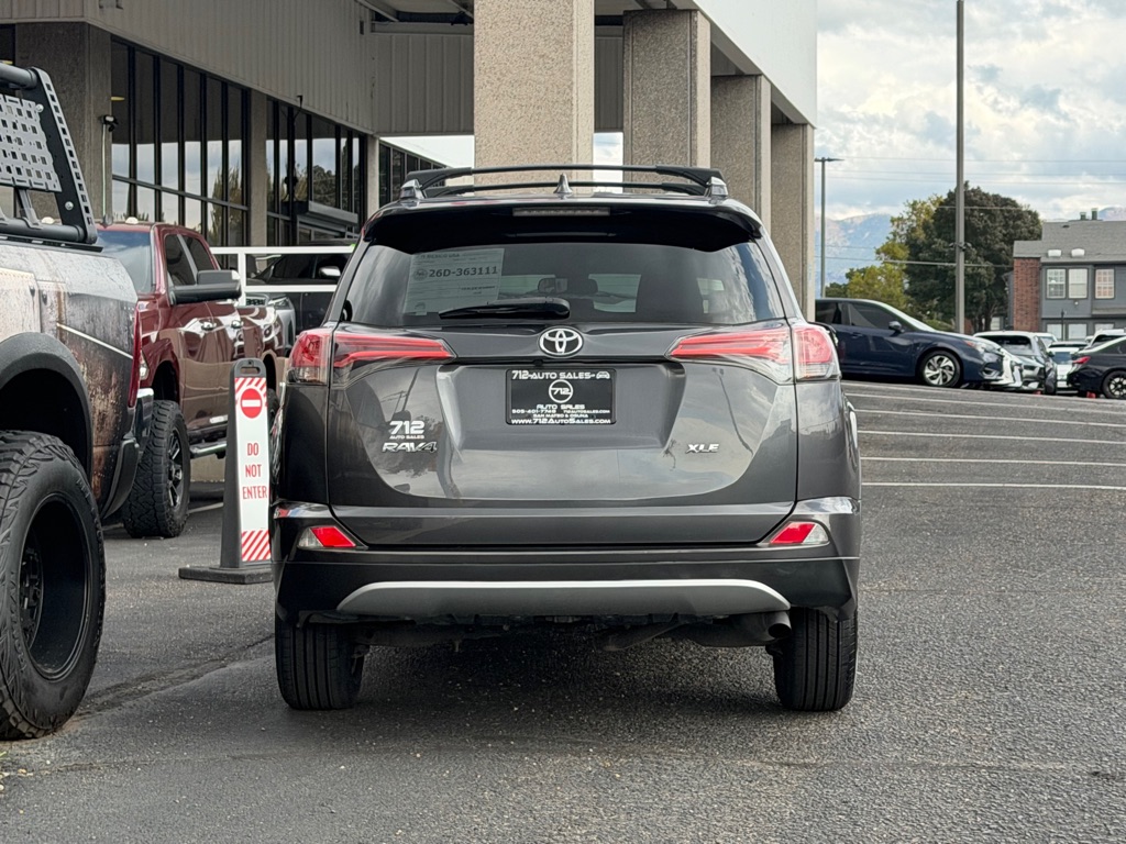 Photo 47 of this TOYOTA RAV4