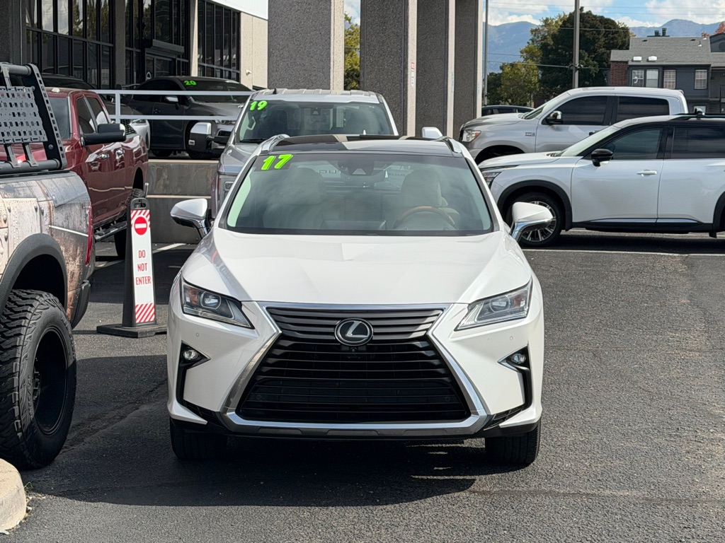 Photo 37 of this LEXUS RX