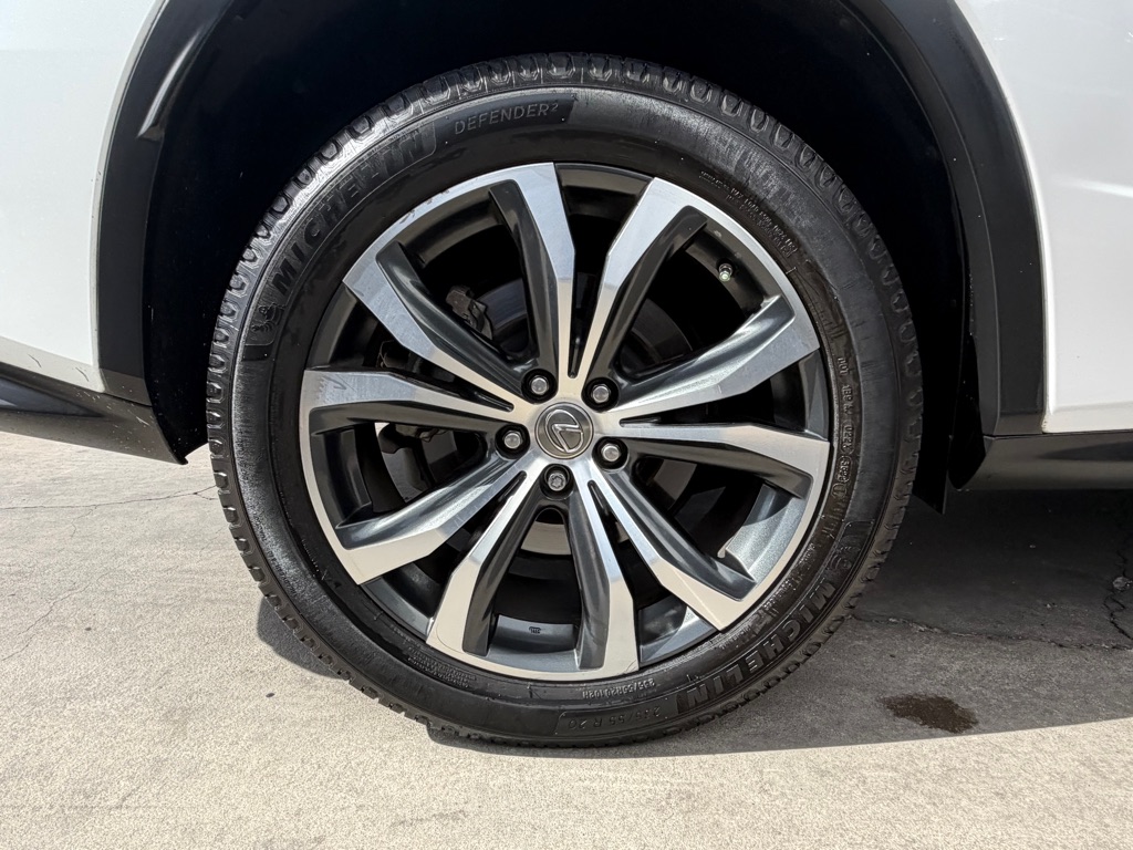 Photo 56 of this LEXUS RX