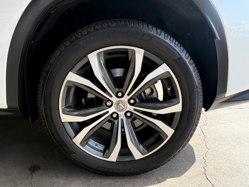 Photo 57 of this LEXUS RX