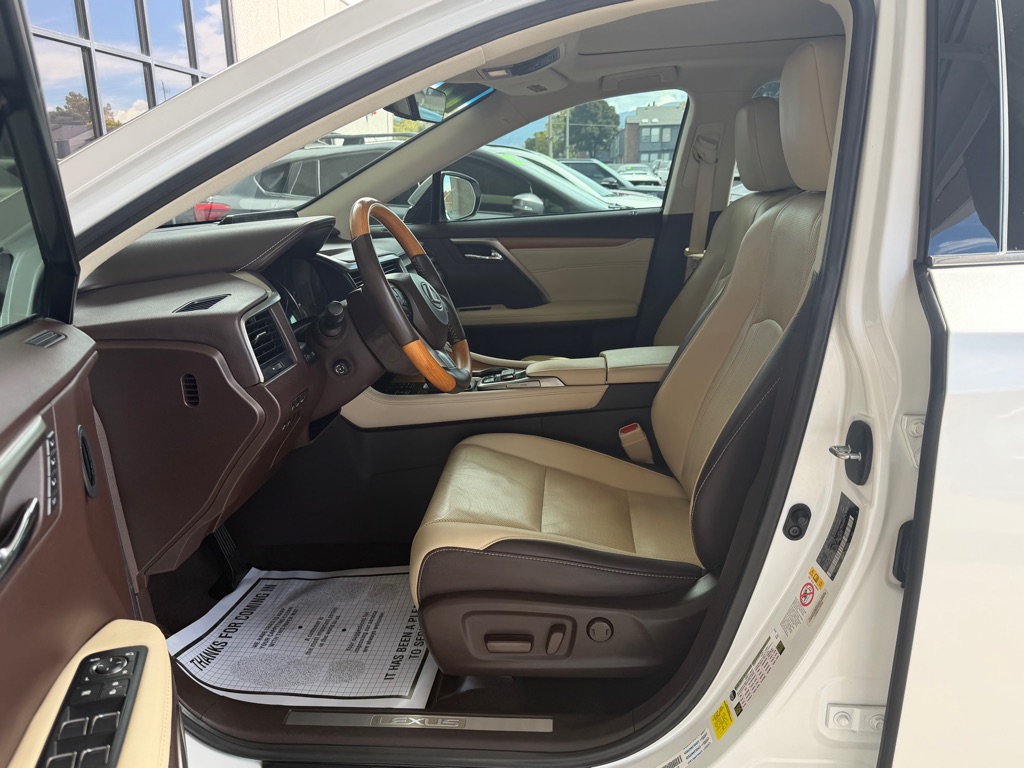Photo 6 of this LEXUS RX