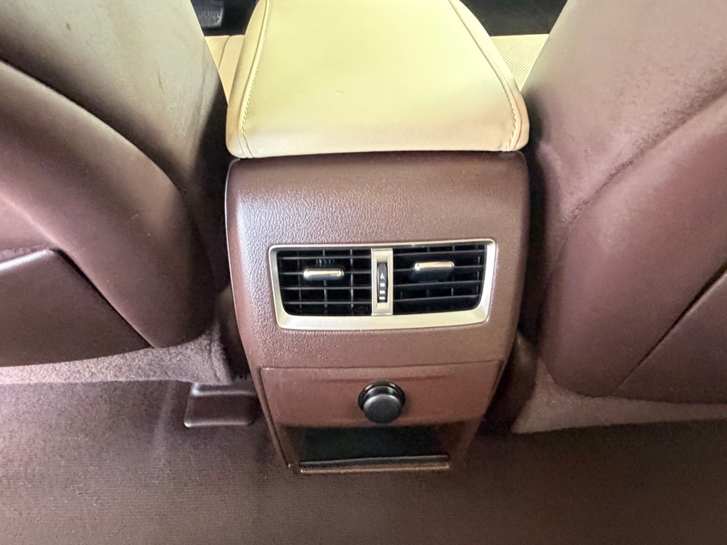 Photo 23 of this LEXUS RX