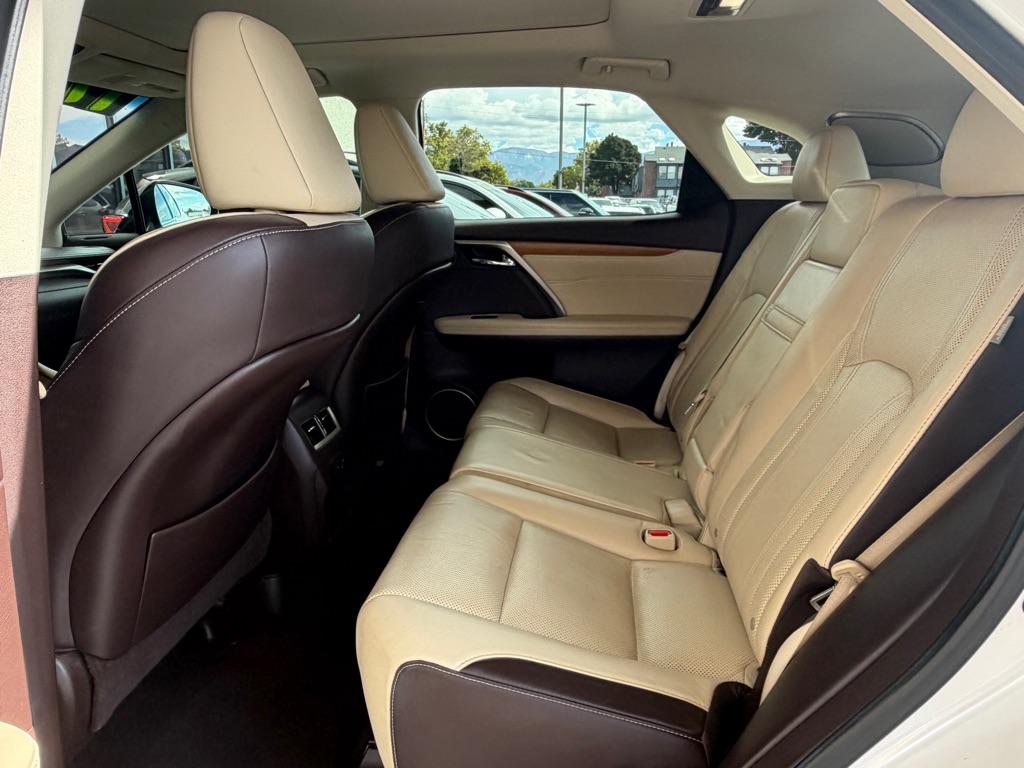 Photo 20 of this LEXUS RX