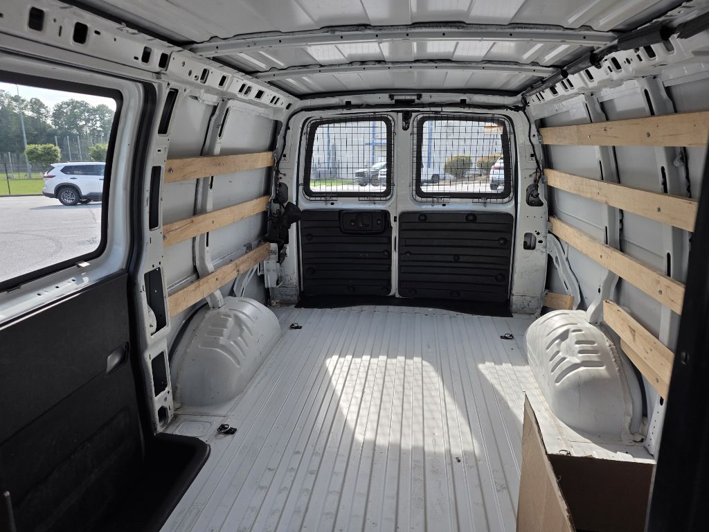 2020 GMC Savana Cargo #33