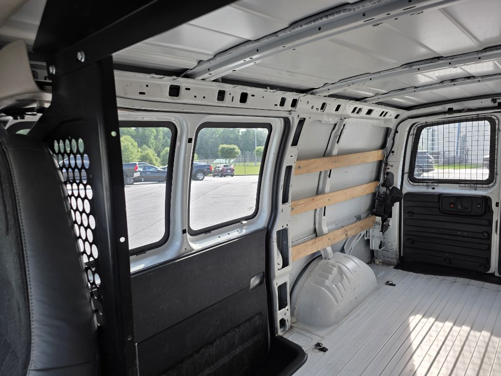 2020 GMC Savana Cargo #34