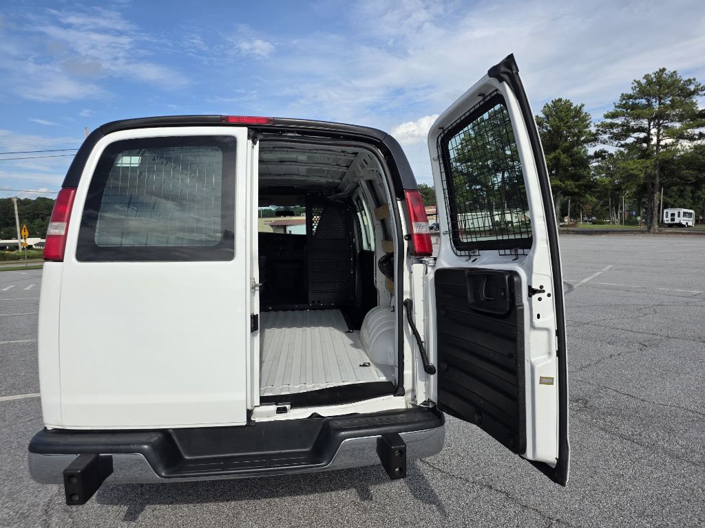 2020 GMC Savana Cargo #35