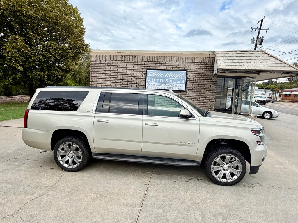 Photo 2 of this CHEVROLET SUBURBAN