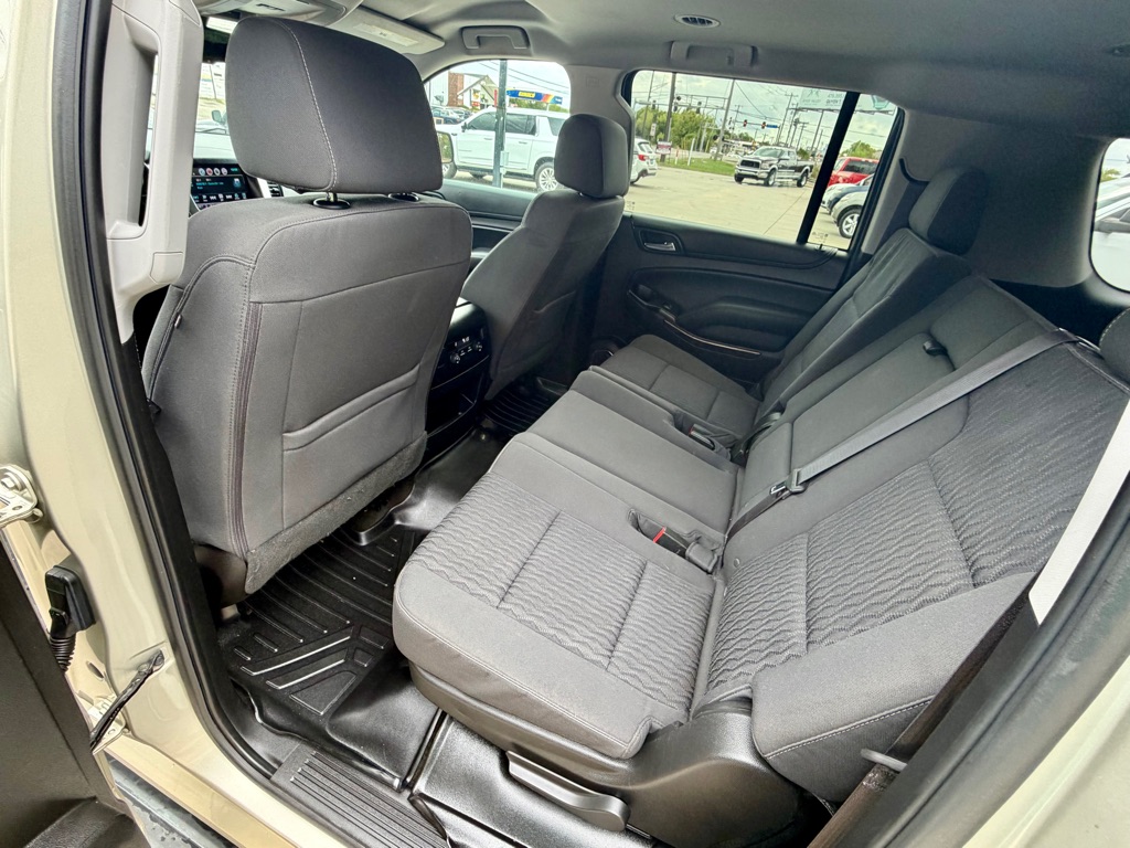 Photo 8 of this CHEVROLET SUBURBAN
