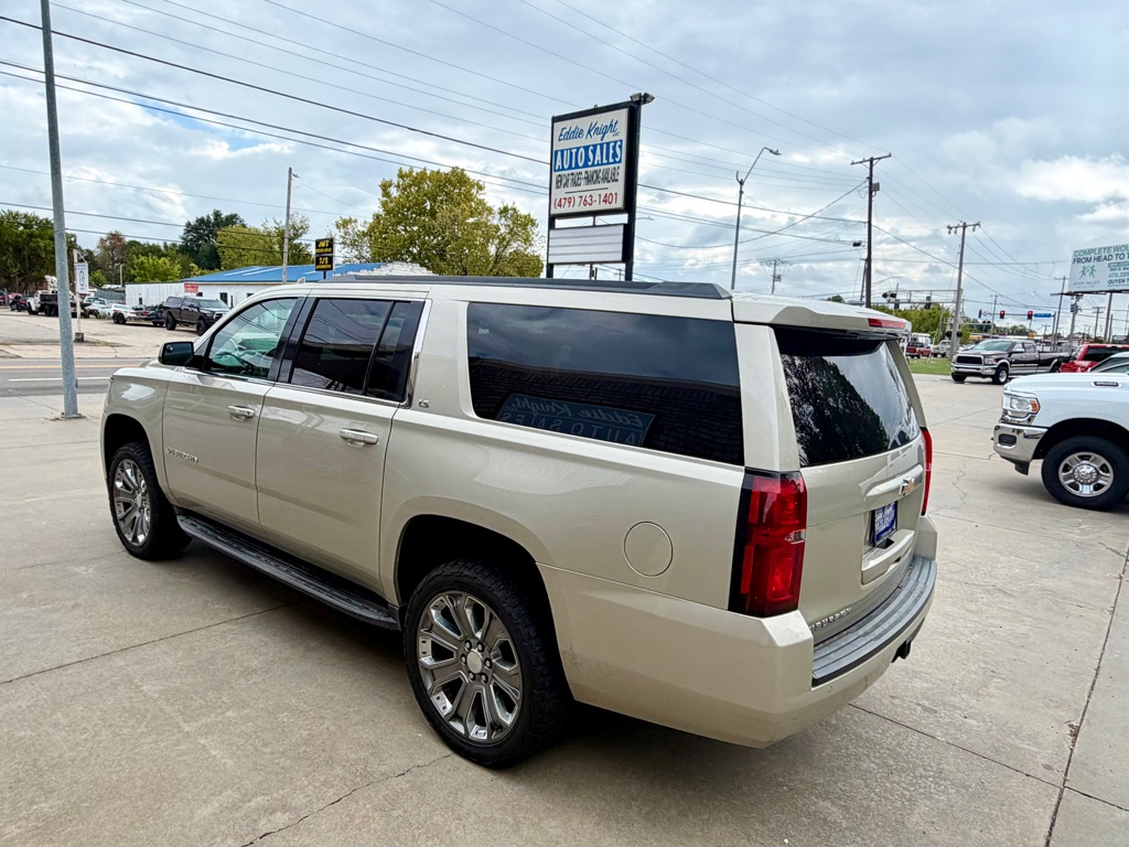 Photo 5 of this CHEVROLET SUBURBAN