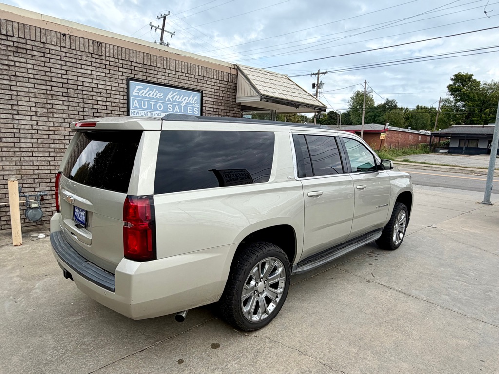 Photo 3 of this CHEVROLET SUBURBAN