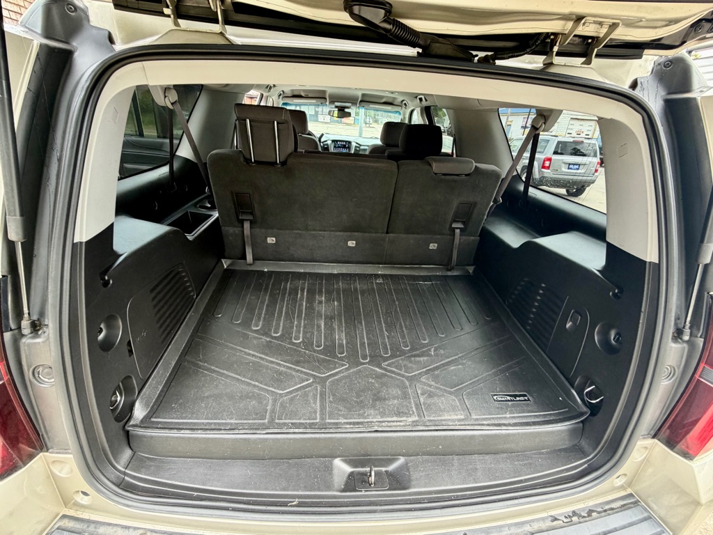 Photo 11 of this CHEVROLET SUBURBAN