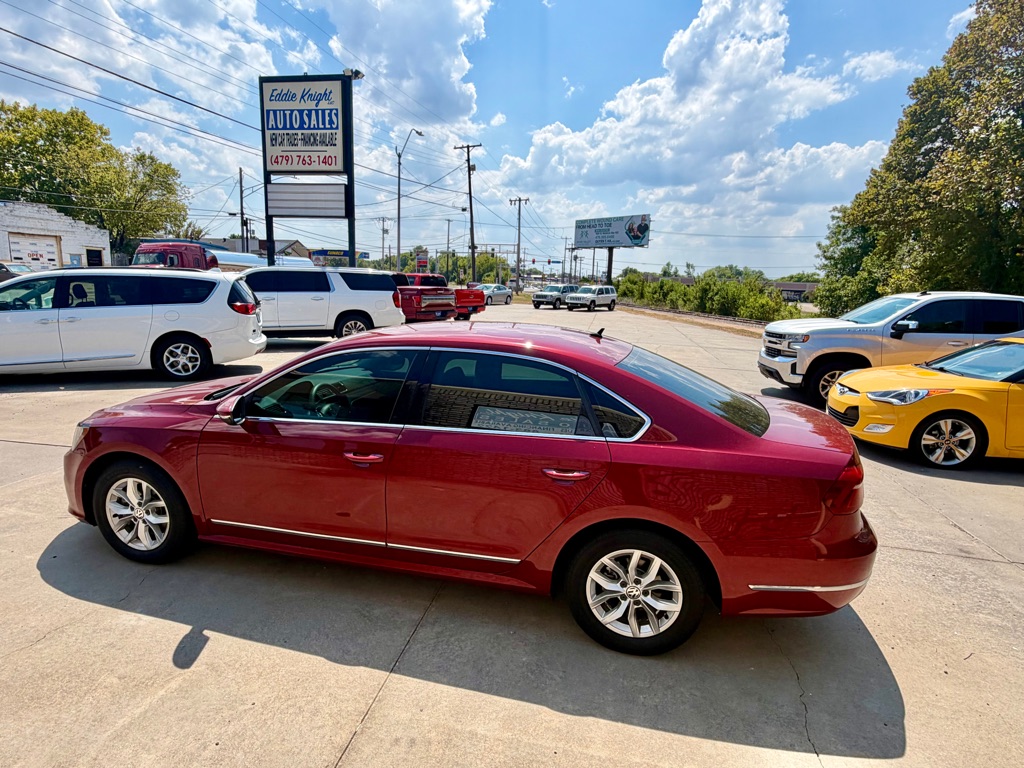 Photo 6 of this VOLKSWAGEN PASSAT