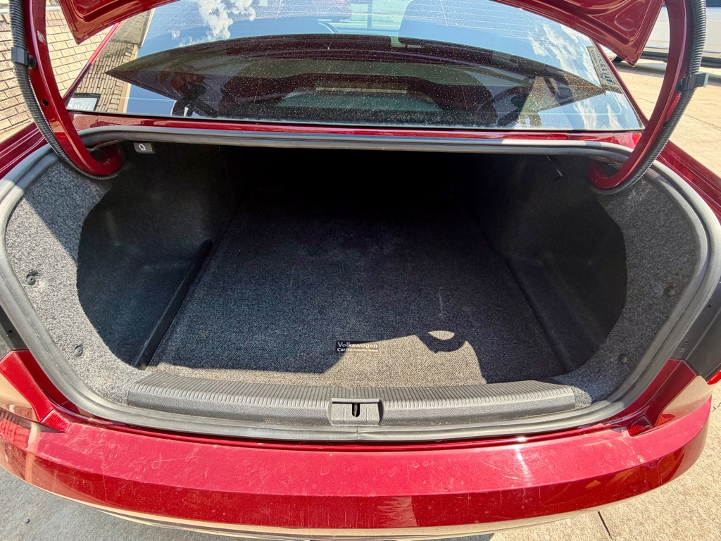 Photo 12 of this VOLKSWAGEN PASSAT