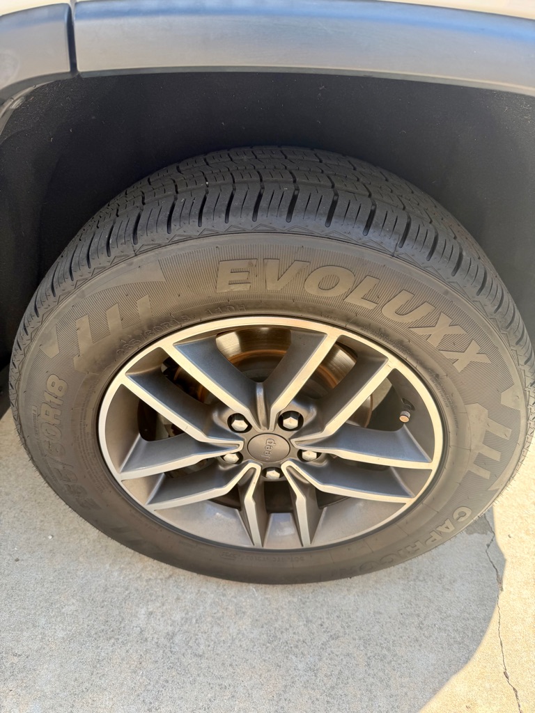 Photo 14 of this JEEP GRAND CHEROKEE
