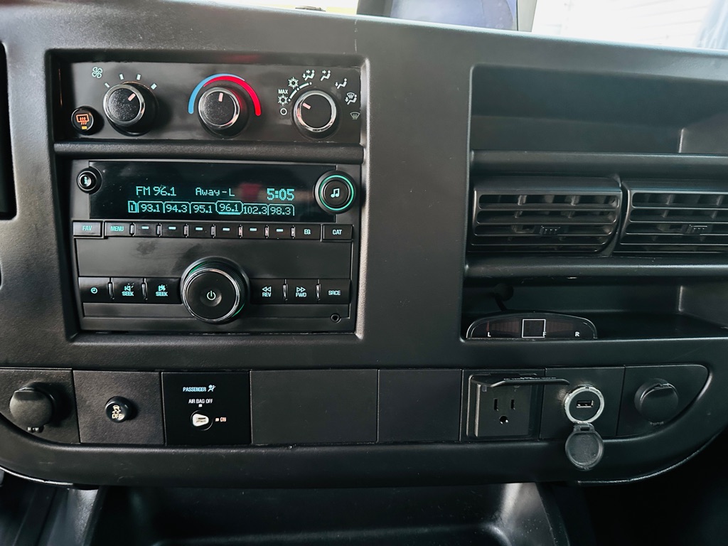 Photo 15 of this CHEVROLET EXPRESS G3500
