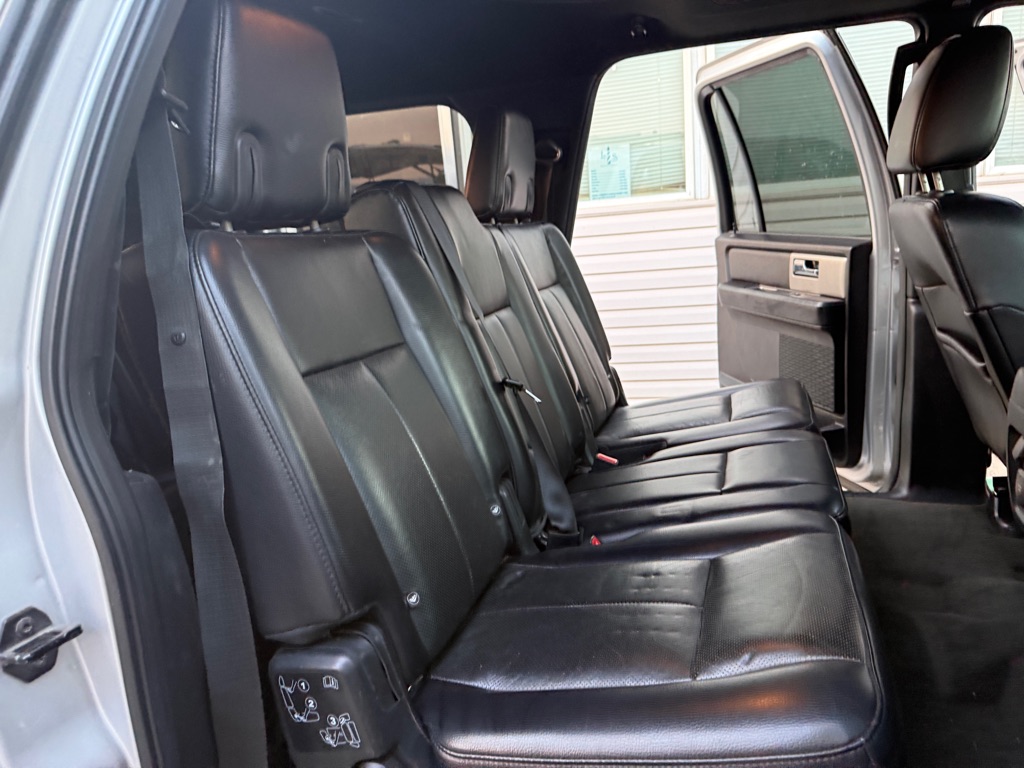 Photo 14 of this FORD EXPEDITION