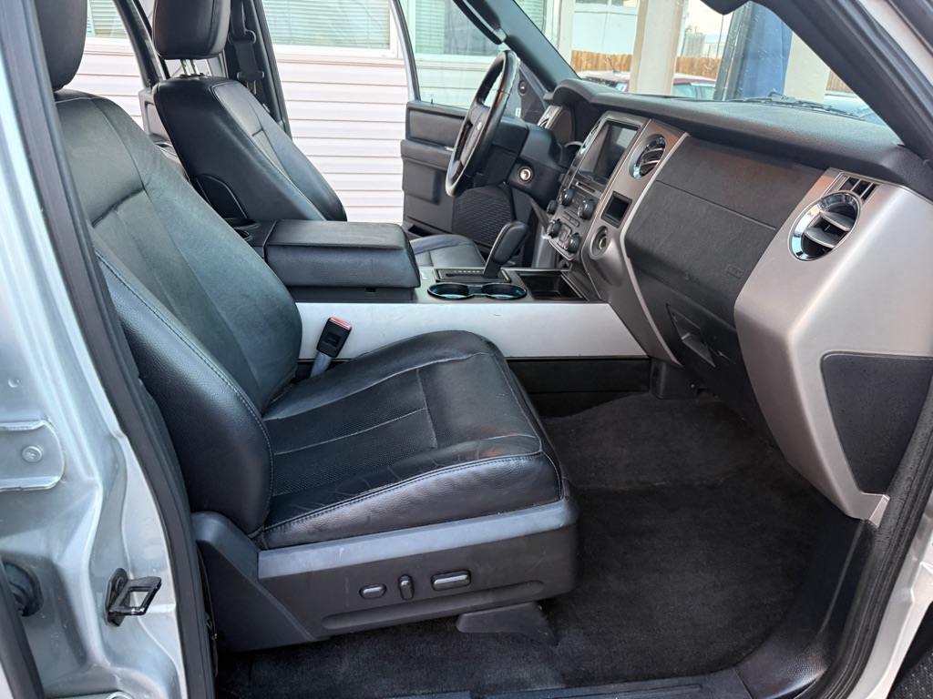 Photo 15 of this FORD EXPEDITION