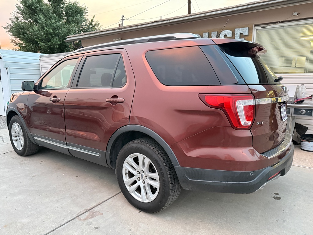 Photo 4 of this FORD EXPLORER