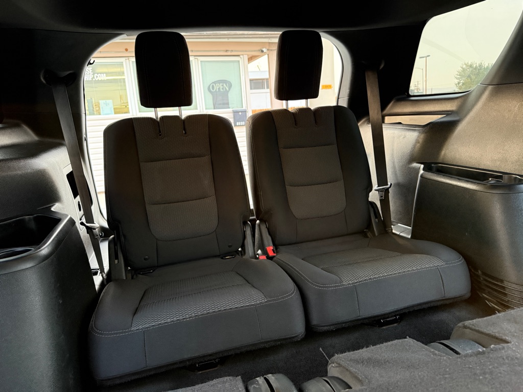 Photo 15 of this FORD EXPLORER