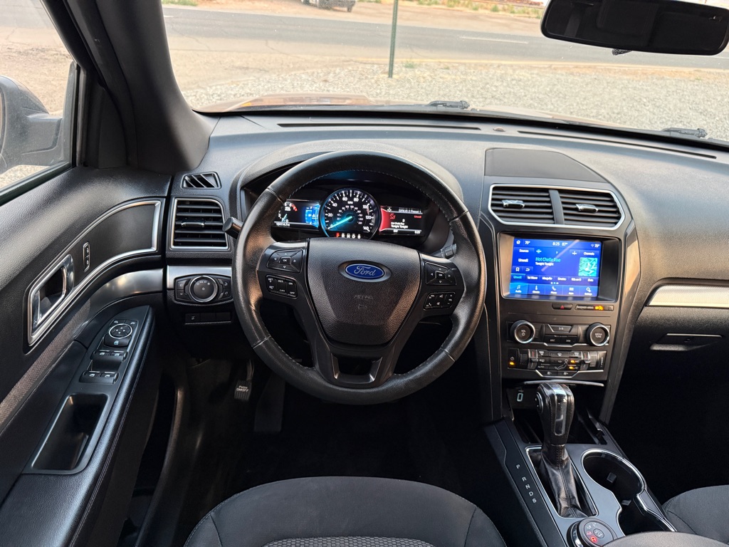 Photo 10 of this FORD EXPLORER