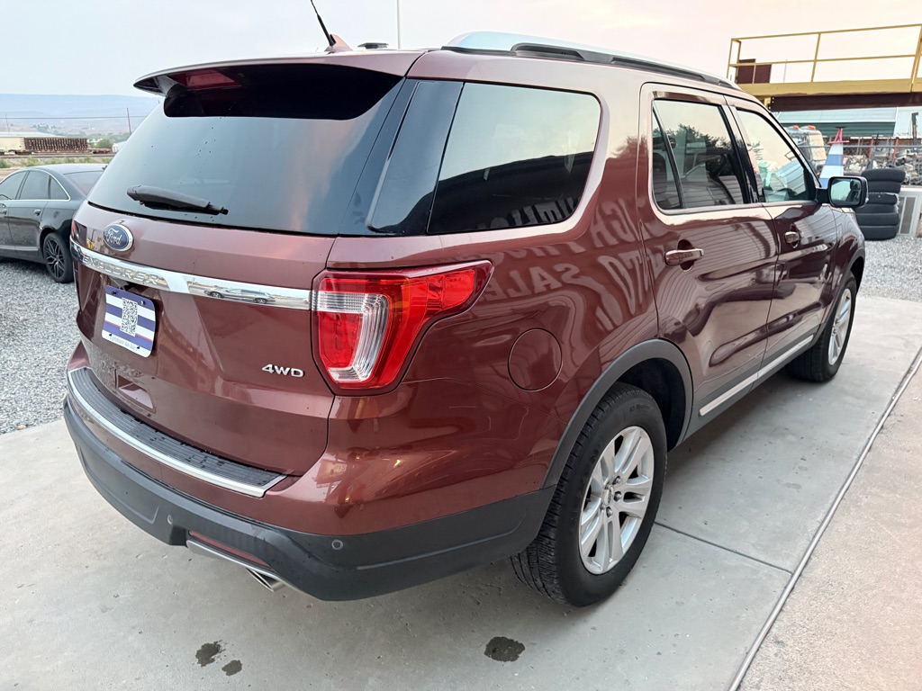 Photo 6 of this FORD EXPLORER