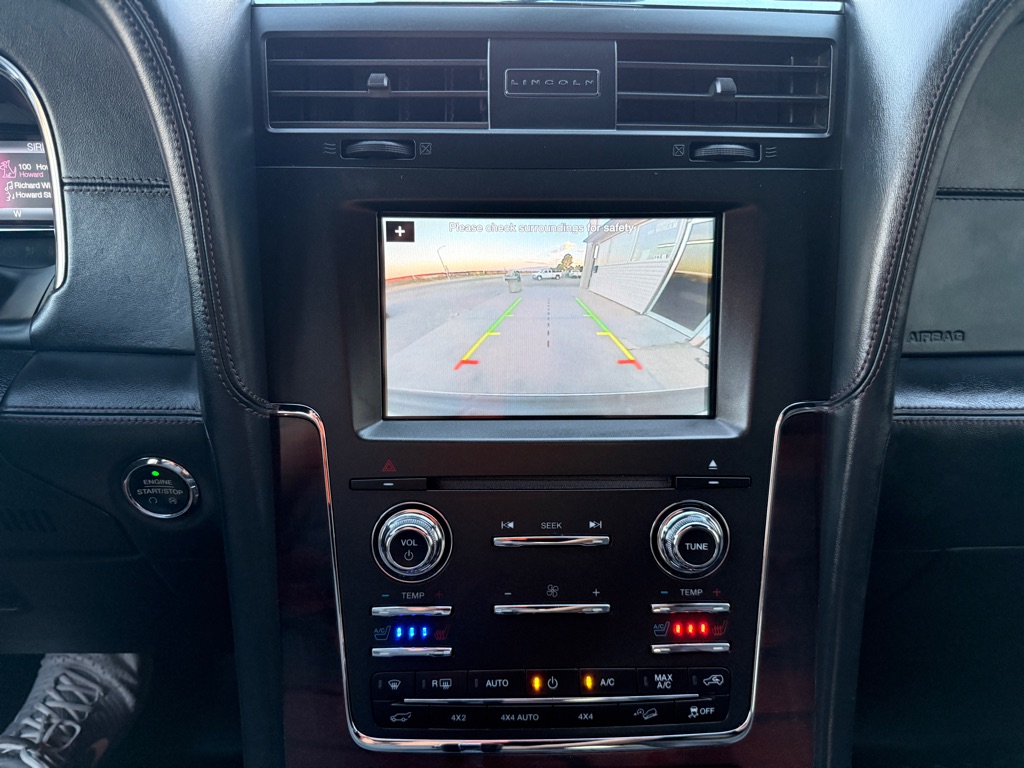 Photo 24 of this LINCOLN NAVIGATOR