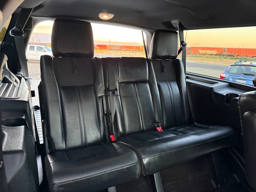 Photo 12 of this LINCOLN NAVIGATOR