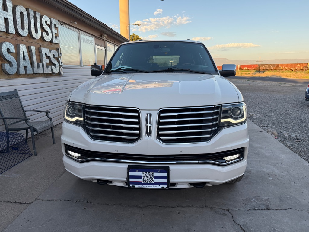 Photo 7 of this LINCOLN NAVIGATOR
