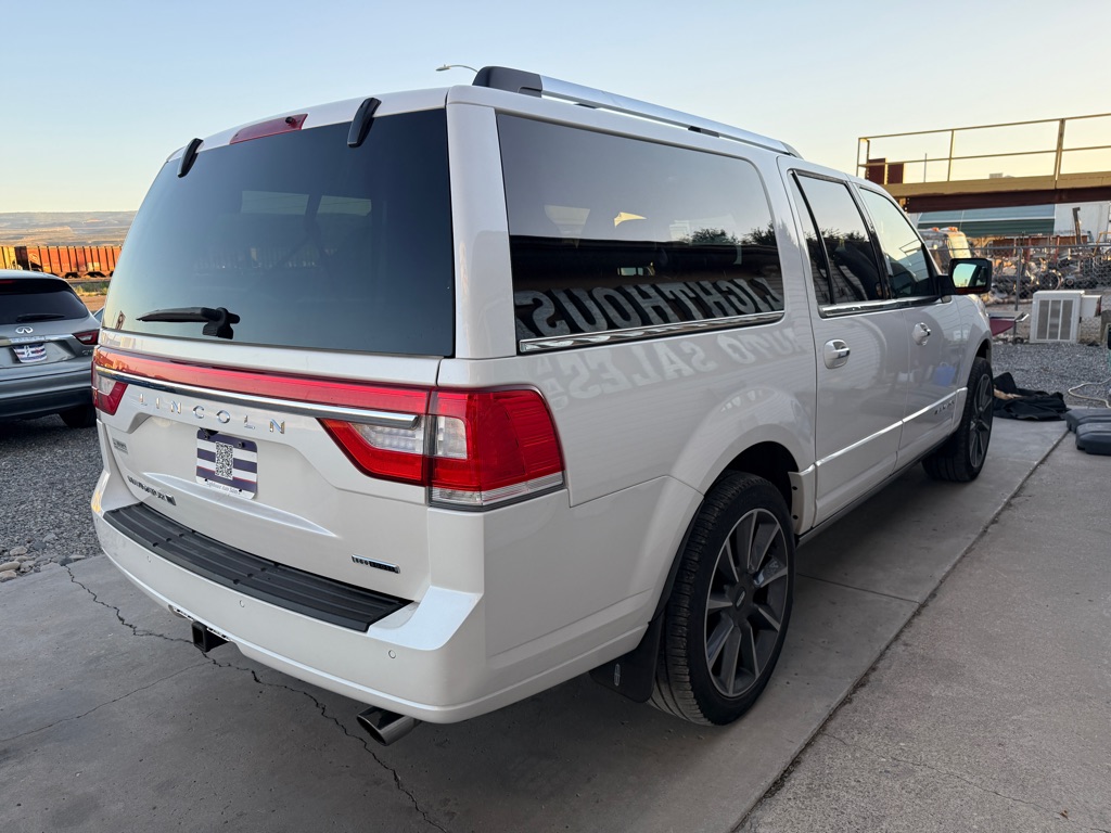 Photo 5 of this LINCOLN NAVIGATOR