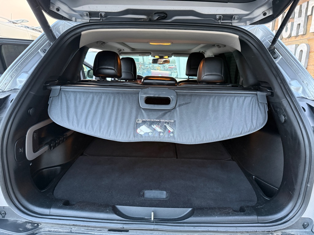 Photo 17 of this JEEP CHEROKEE