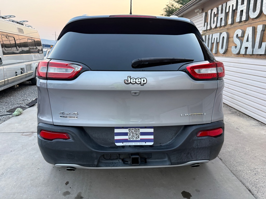 Photo 3 of this JEEP CHEROKEE