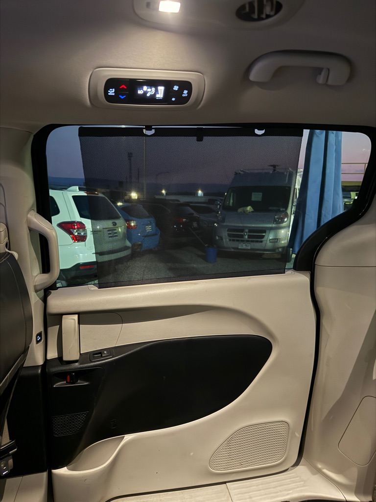 Photo 18 of this CHRYSLER VOYAGER