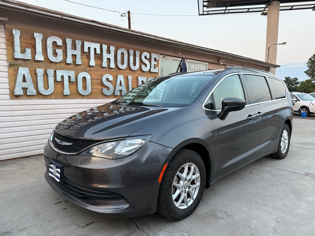 2020 CHRYSLER VOYAGER
