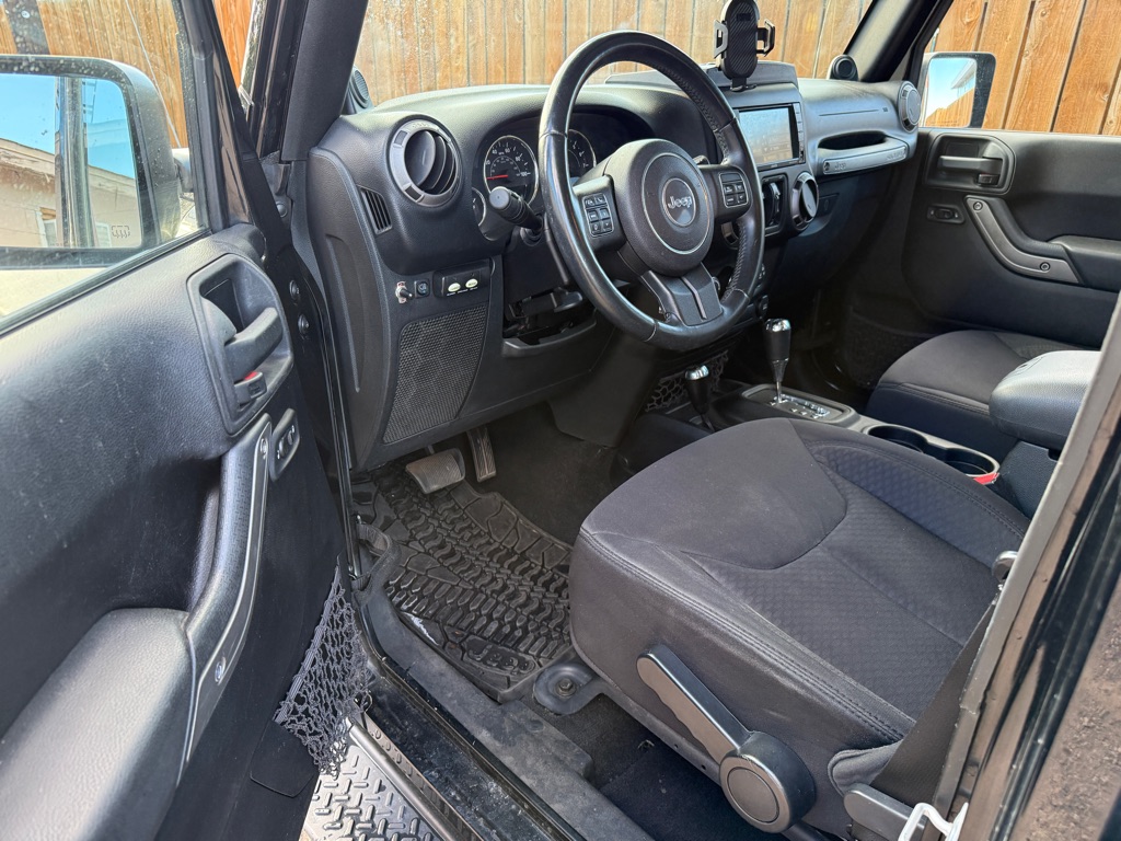 Photo 8 of this JEEP WRANGLER UNLIMI