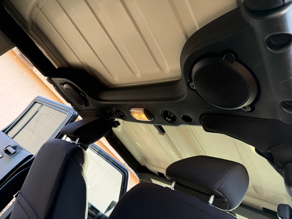 Photo 12 of this JEEP WRANGLER UNLIMI