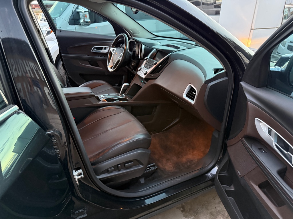 Photo 8 of this CHEVROLET EQUINOX
