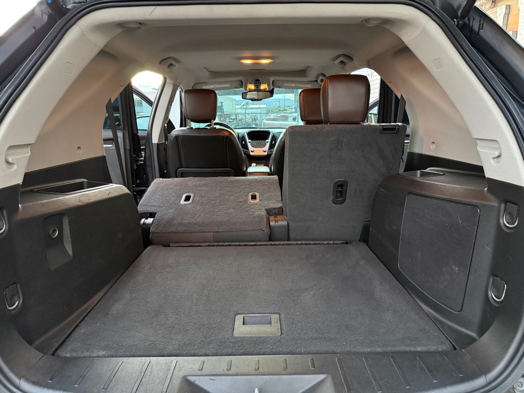 Photo 9 of this CHEVROLET EQUINOX