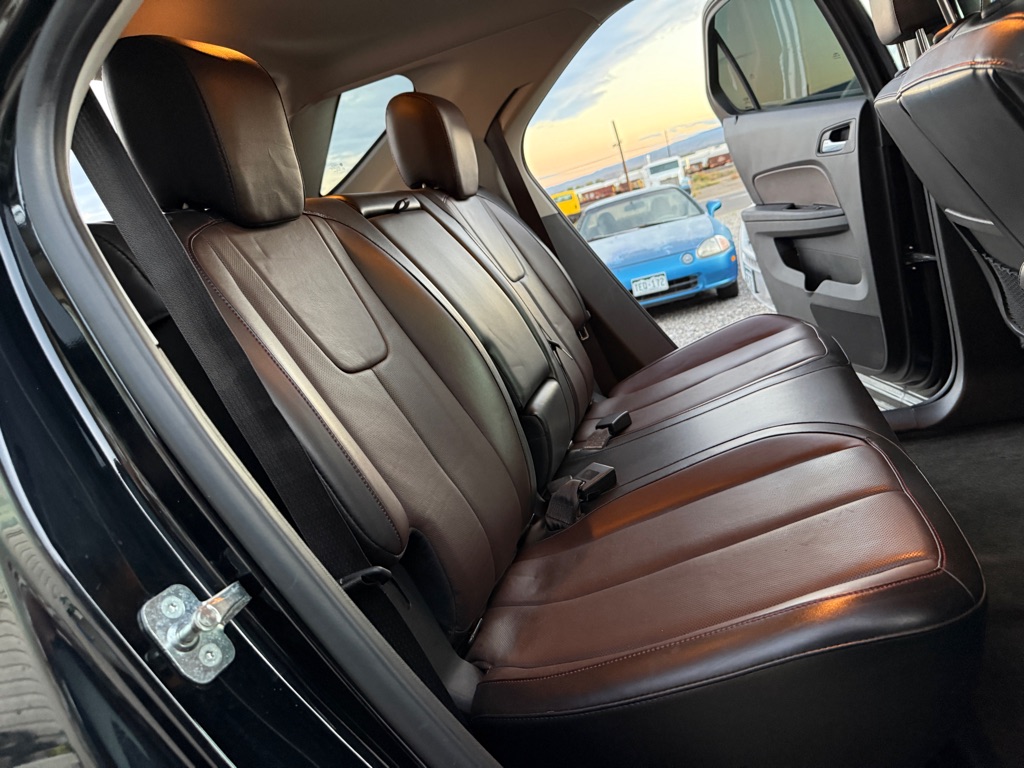 Photo 10 of this CHEVROLET EQUINOX