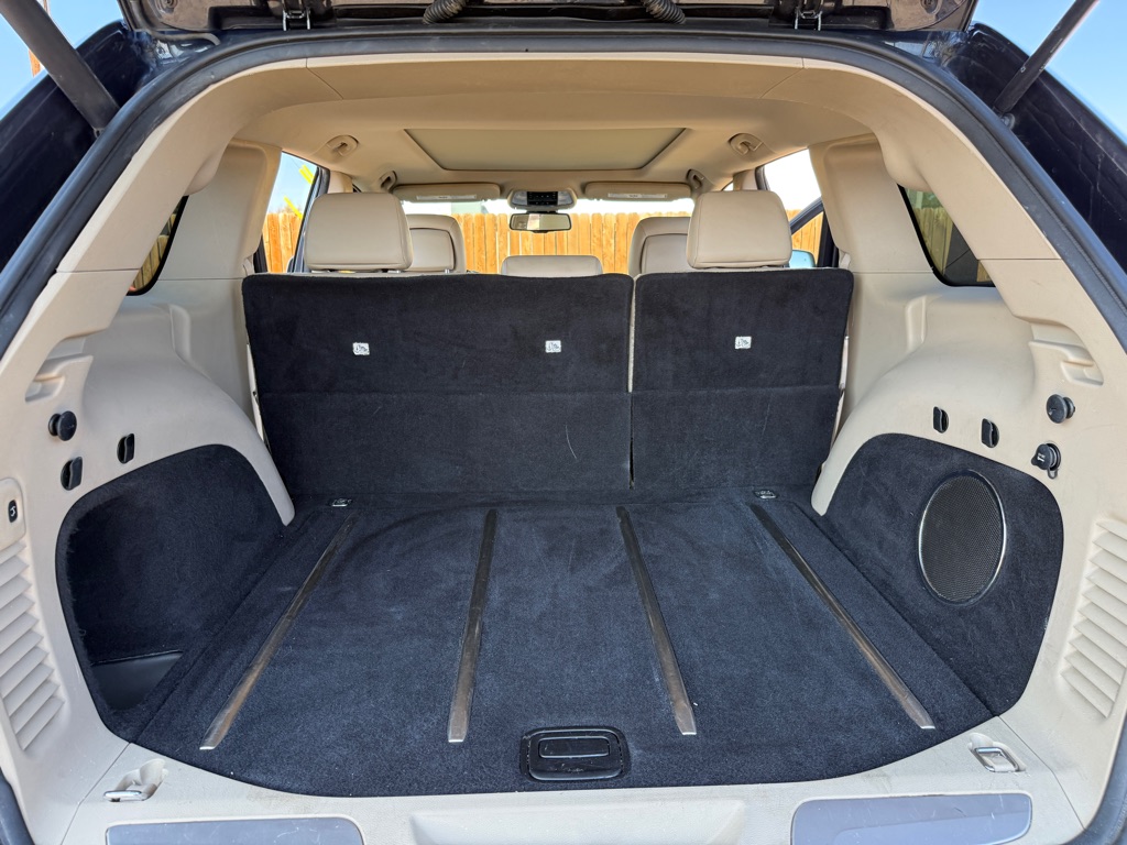 Photo 18 of this JEEP GRAND CHEROKEE
