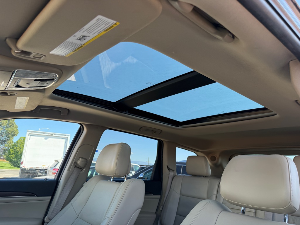 Photo 15 of this JEEP GRAND CHEROKEE